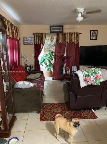 874 70th Pl, Hialeah FL  33014-5220 exterior