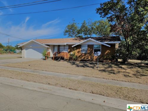 301 Avenue, Copperas Cove, TX 76522-2154