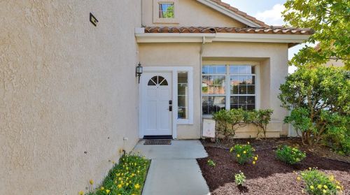 8830 Mesa Oak Dr, Riverside, CA 92508-3179