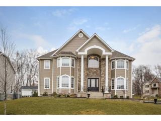 1 Carella Ct, Mount Ivy, NY 10970-3709
