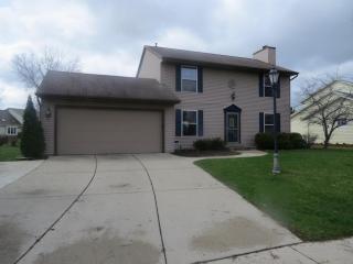 875 Laureate Dr, Pewaukee, WI 53072-2686