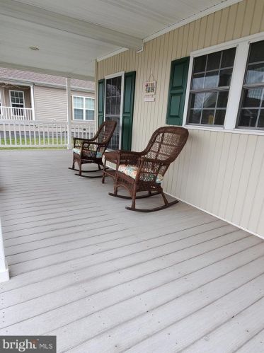 516 Laurel Ln, Blue Bell, PA 19422-4266