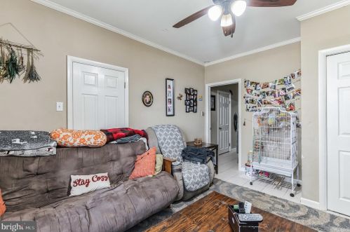 325 Brighton Ter, Holmes PA  19043-1010 exterior