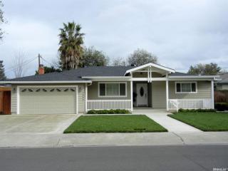 1305 Harley Dr, Woodland, CA 95695-4429