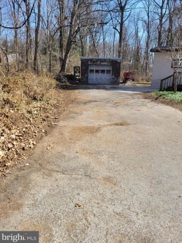 161 Rock Run Rd, Pottstown PA  19465-8817 exterior