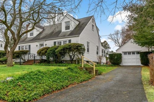 1877 Maple Hill St, Yorktown Hgts, NY 10598-4528
