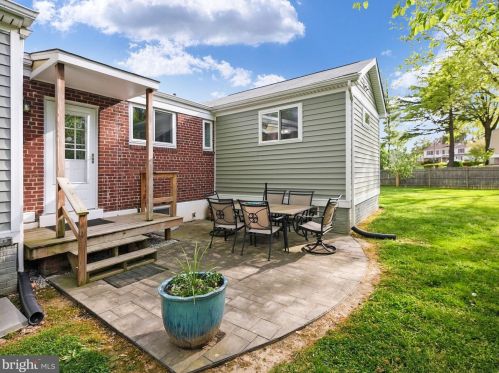 6917 Kingwood Dr, Falls Church VA  22042-3809 exterior