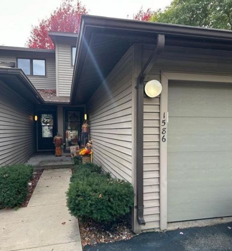 1586 Amy St, Green Bay WI  54302-2408 exterior