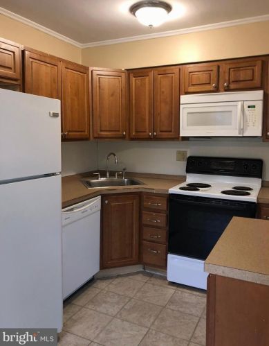 6926 Ardleigh St, Philadelphia, PA 19119-1314