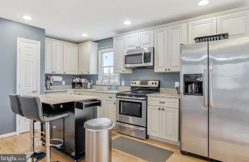 556 Grimes Golden Rd, Linden VA  22642-6313 exterior