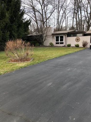 1987 Pine Hollow Blvd, Hermitage, PA 16148-1933