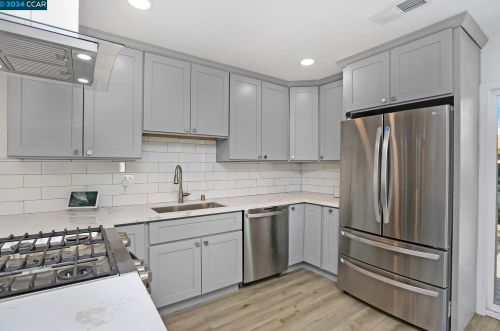 260 Patricia Ave, West Pittsburg CA  94565-4109 exterior