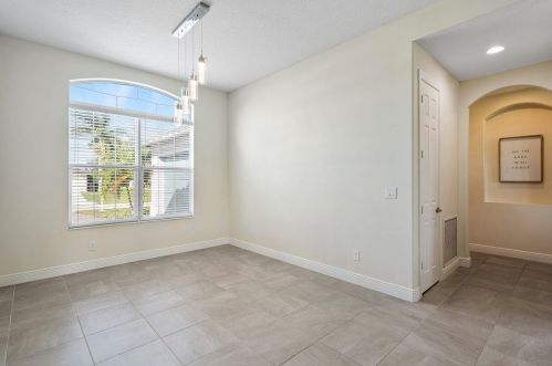 364 Saginaw Ave, Fort Pierce FL  34953-5988 exterior