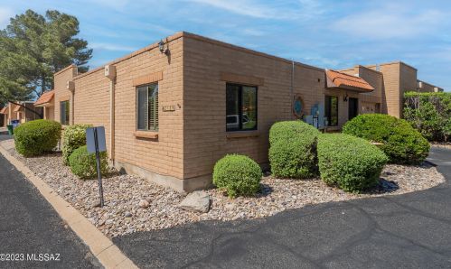 2139 La Costa Dr, Tucson, AZ 85710-7116