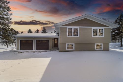 9390 Edgebrook Dr, Waterford, MN 55057-4419