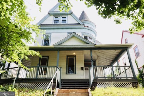 922 Edgewood Ave, Trenton, NJ 08618-5304