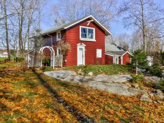 23 Yew St, Norwalk, CT 06850-1232