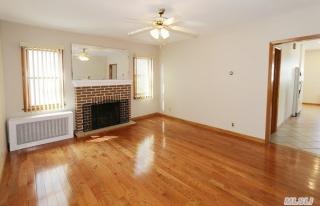 319 Wellington Rd, Garden City NY  11501-1436 exterior