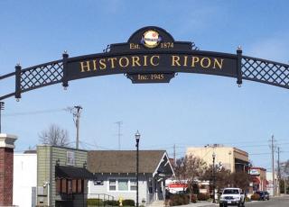 327 Milgeo Ave, Ripon, CA 95366-2120
