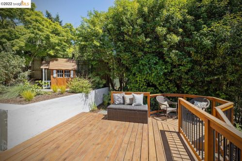 3028 Jordan Rd, Oakland CA  94602-3529 exterior