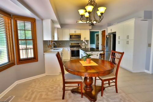 7 Pinewood Ln, Washington NJ  07882-4012 exterior