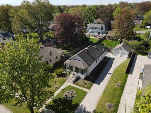 1237 Dousman St, Green Bay, WI 54303-3032