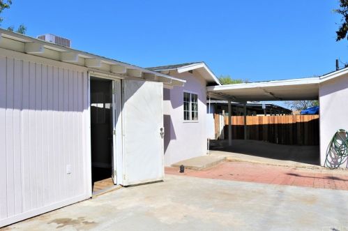 327 Erwin St, Rialto CA  92376-6018 exterior