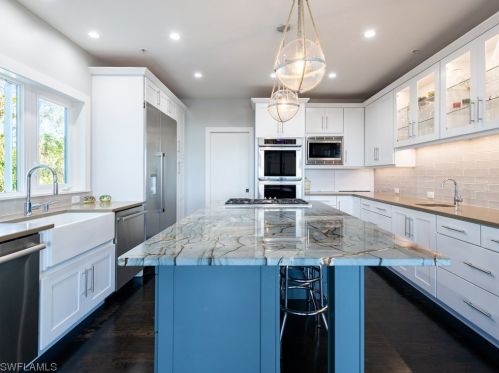 5721 Sanibel Captiva Rd, Sanibel FL  33957-2309 exterior