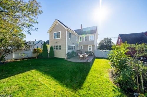 49 Myrtle St, Cranford NJ  07016-3456 exterior