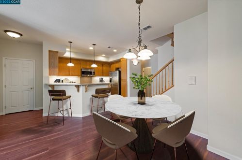 4255 Fitzwilliam St, Pleasanton CA 94568-4573 exterior