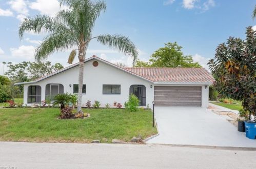 24890 Ebro Ct, Bonita Springs, FL 34135-6445