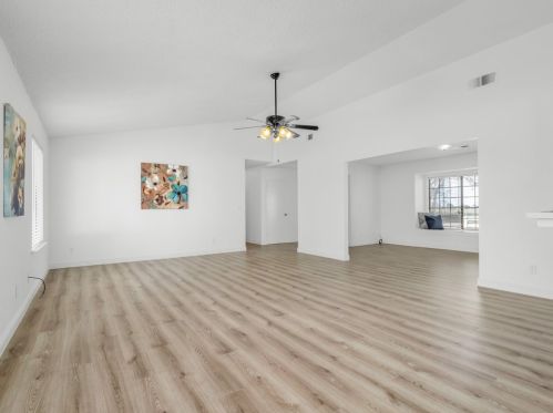 855 Mount Whitney Ave, Laton CA  93242-9724 exterior