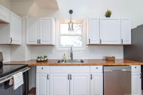 322 Ridgewood Rd, Middletown CT  06457-1949 exterior