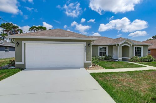 2557 Mariposa Ave, Fort Pierce, FL 34952-7268