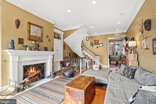 1465 Swann St, Washington, DC 20009-3903