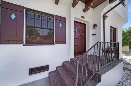126 Orizaba Ave, Long Beach CA  90803-2527 exterior