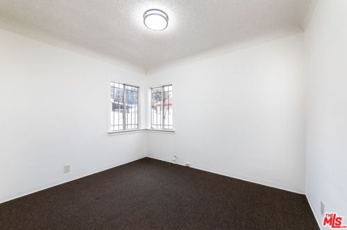 16712 Pannes Ave, Compton CA  90221-5147 exterior