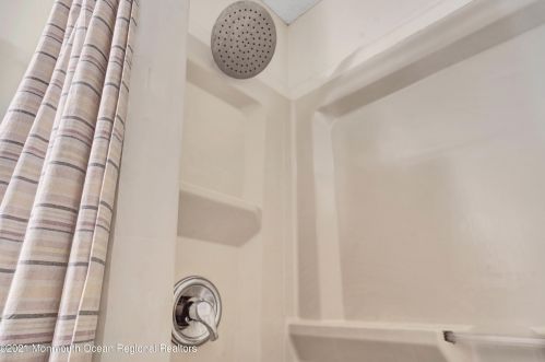 1706 Dahlia Ct, Jackson Twp NJ  08527-4133 exterior