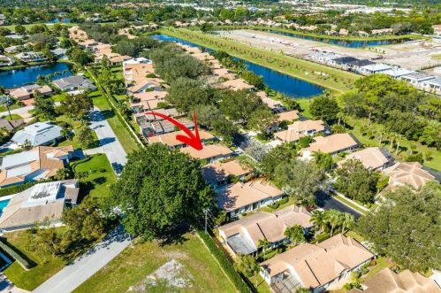 4400 Sherwood Forest Dr, Delray Beach FL  33445-3882 exterior
