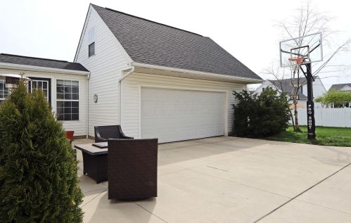 4371 Chanterelle Dr, Darbydale, OH 43123-8455