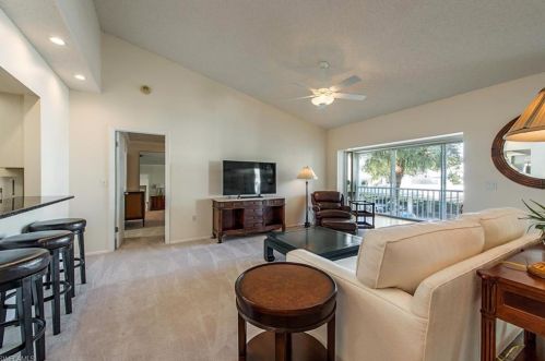 772 Willowbrook Dr, Naples, FL 34108-8548