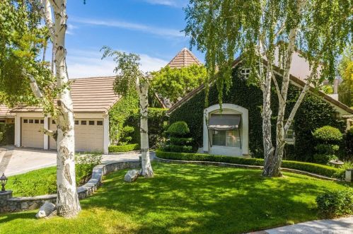 24390 Mornington Dr, Santa Clarita, CA 91355-2037