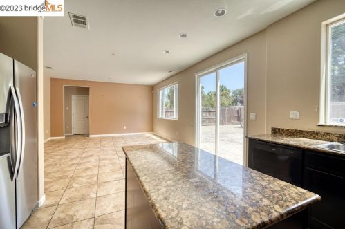 237 Silver Bell Way, Oakley, CA 94561-2363