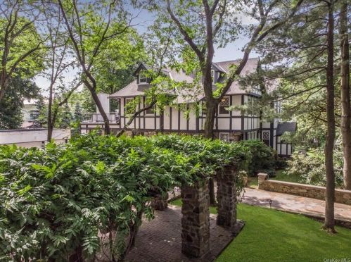 440 Monterey Ave, New Rochelle, NY 10803-2508