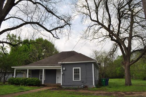 1004 Jefferson St, Waxahachie, TX 75165-4430