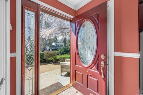 19 Sarah Dr, Huntington Station, NY 11746-6321