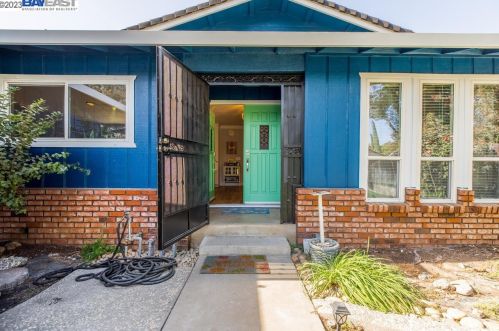 1617 Dulwich Dr, Modesto CA  95358-1021 exterior