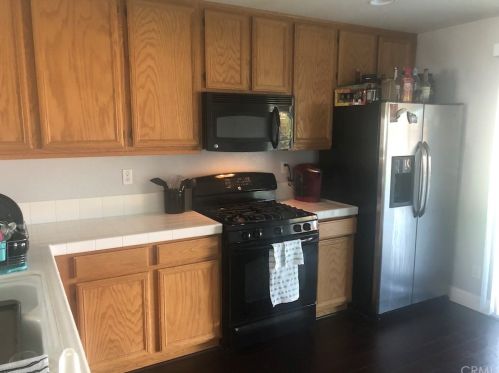 13773 Brynwood St, Victorville CA  92392-7921 exterior