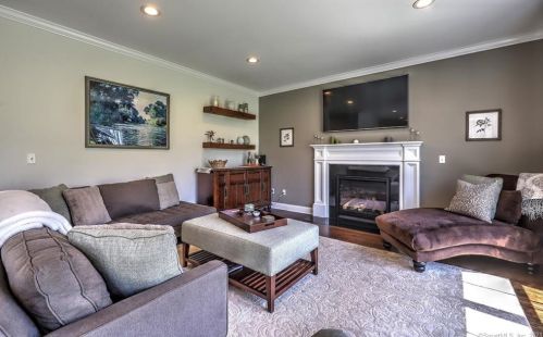 37 Mill Rd, North Branford CT  06471-1019 exterior