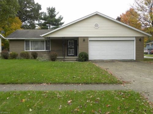 138 Alexander Dr, Elyria, OH 44035-1834